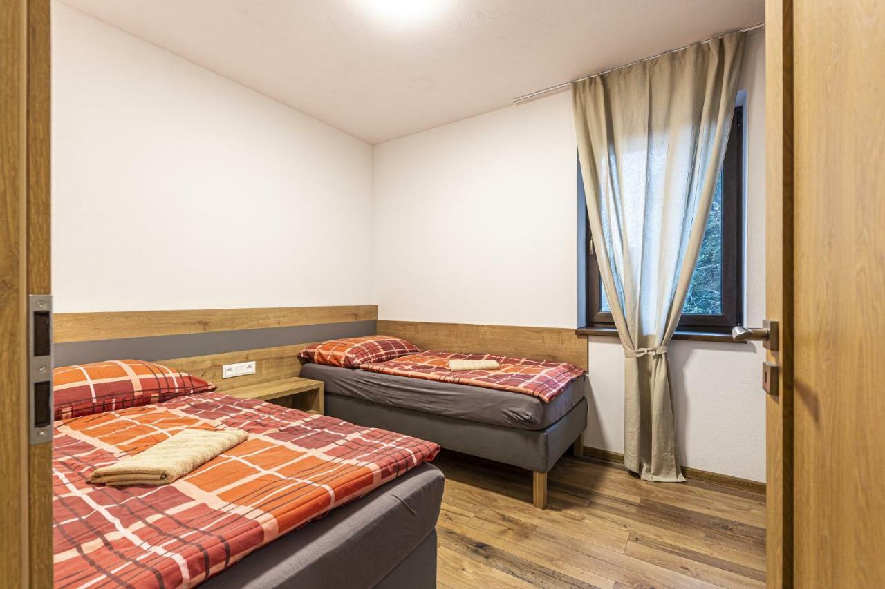 Hôtel Apartmanovy Dom Poludnica - Chopok Juh à Tale Extérieur photo